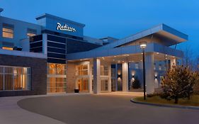 Radisson Hotel & Conference Center Calgary Airport East 4*